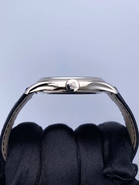 Patek Philippe Calatrava 5227G-010